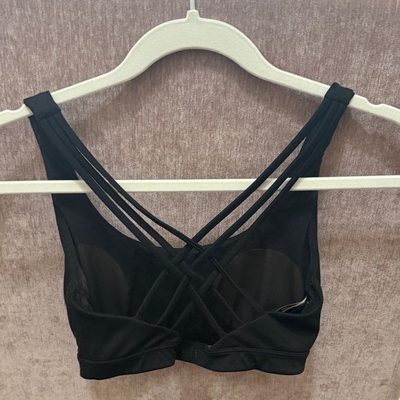 Victoria’s Secret Sport Black Strappy Bralette - Size Small Light Support - Picture 2 of 5